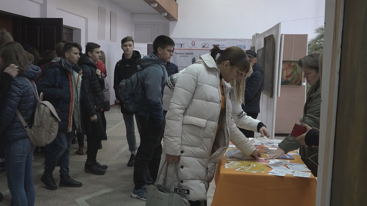 Спектакль «Свободна» Театра M.A.D.E. 